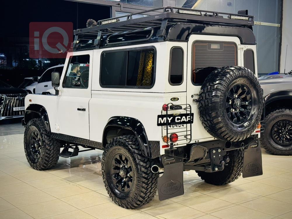 Land Rover Defender